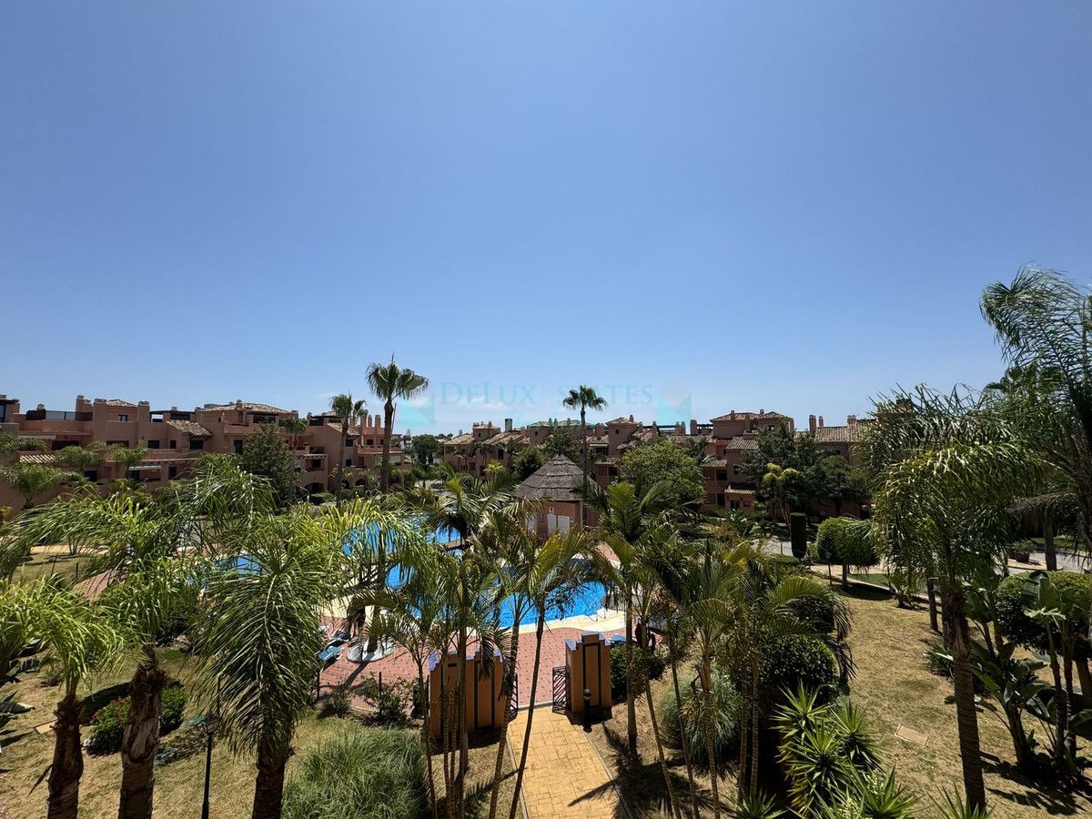 Penthouse for sale in Hacienda del Sol, Estepona