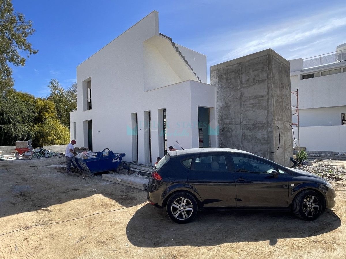 Villa en venta en Atalaya, Estepona