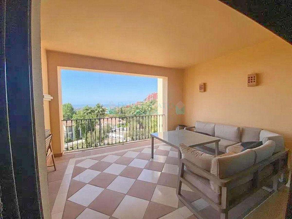 Apartment for sale in La Quinta, Benahavis