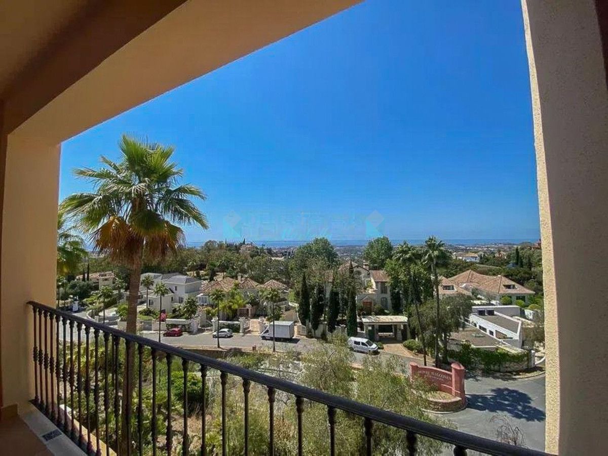 Apartment for sale in La Quinta, Benahavis