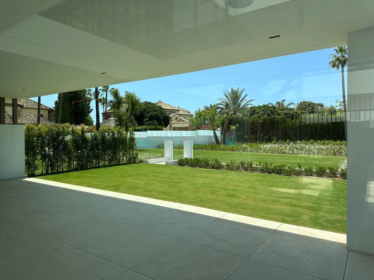 Semi Detached Villa for sale in Nueva Andalucia