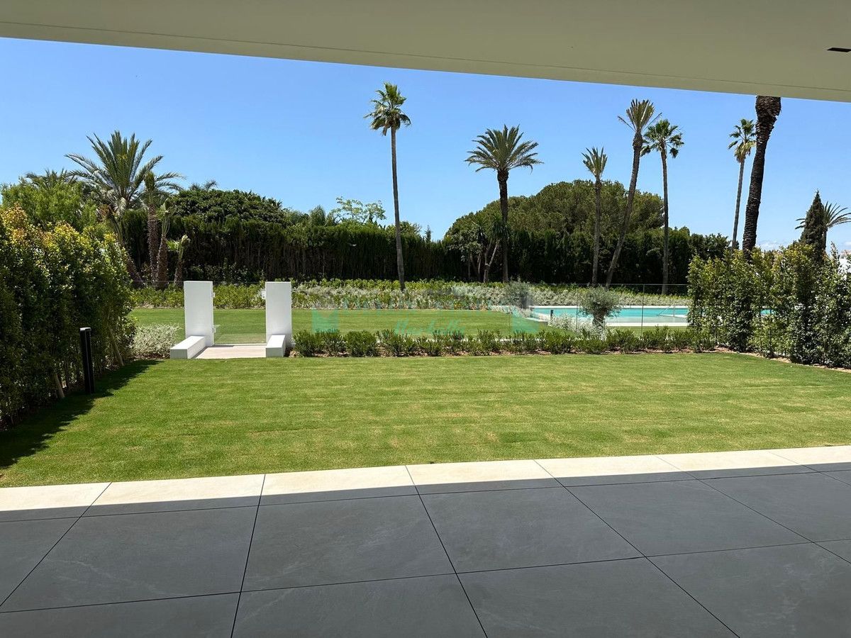 Semi Detached Villa for sale in Nueva Andalucia