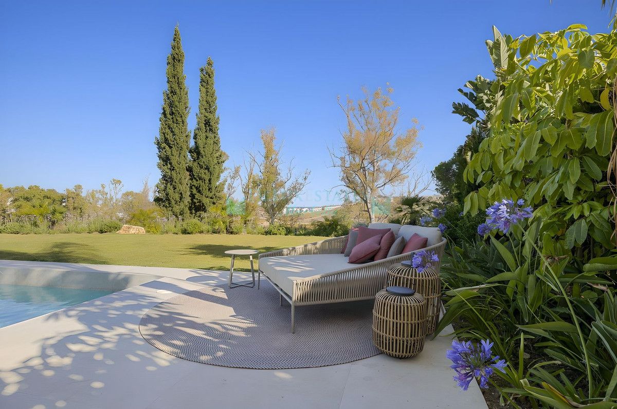 Villa for sale in Atalaya, Estepona