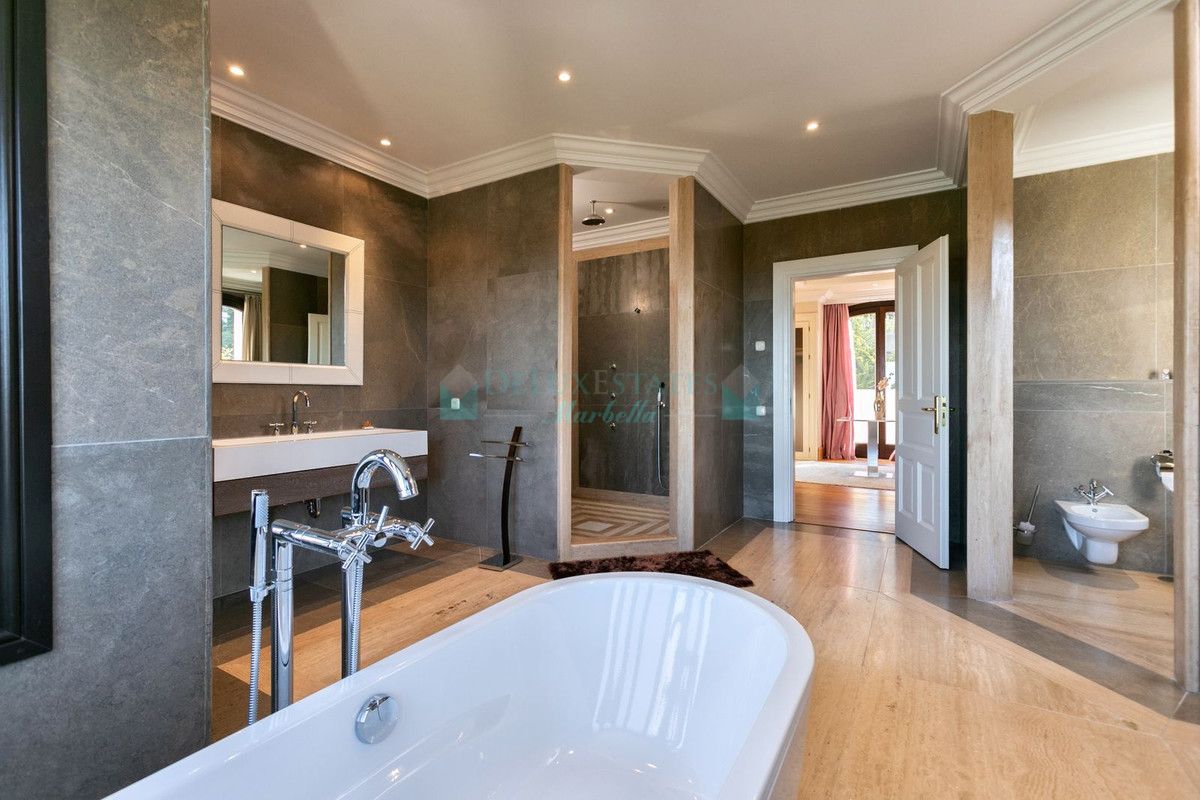 Villa for rent in Benahavis