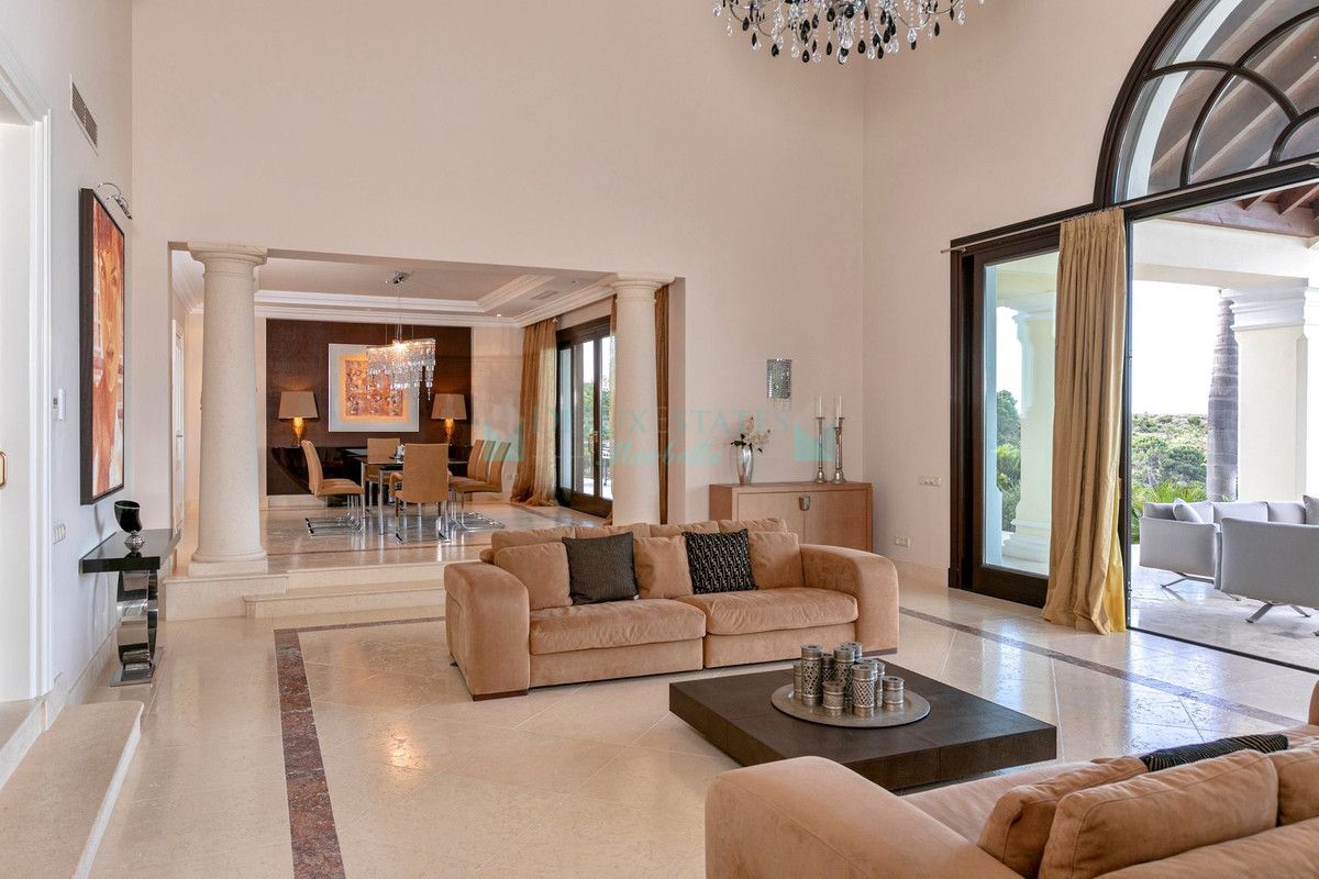 Villa for rent in Benahavis