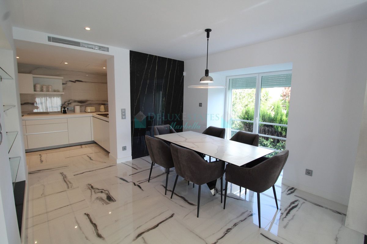 Villa en alquiler en Nueva Andalucia