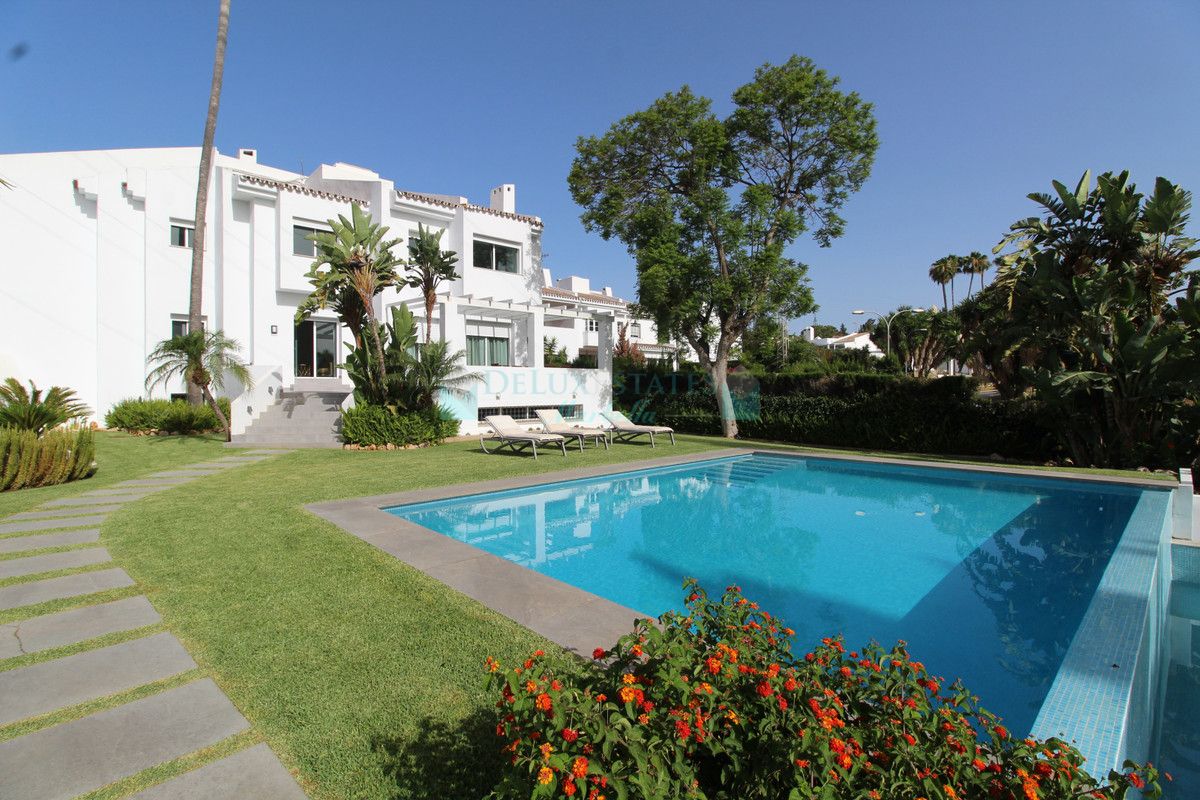 Villa en alquiler en Nueva Andalucia