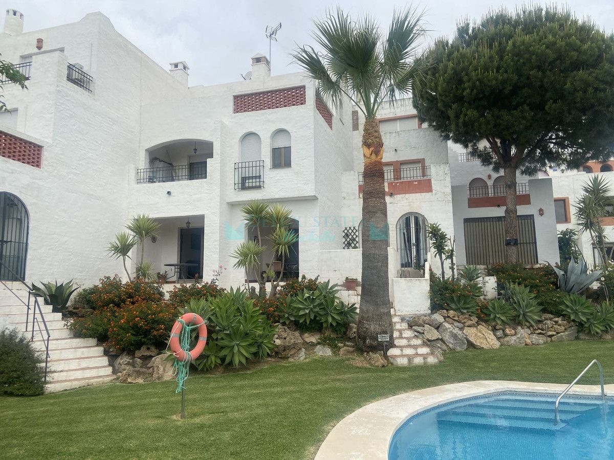 Town House for sale in Bel Air, Estepona