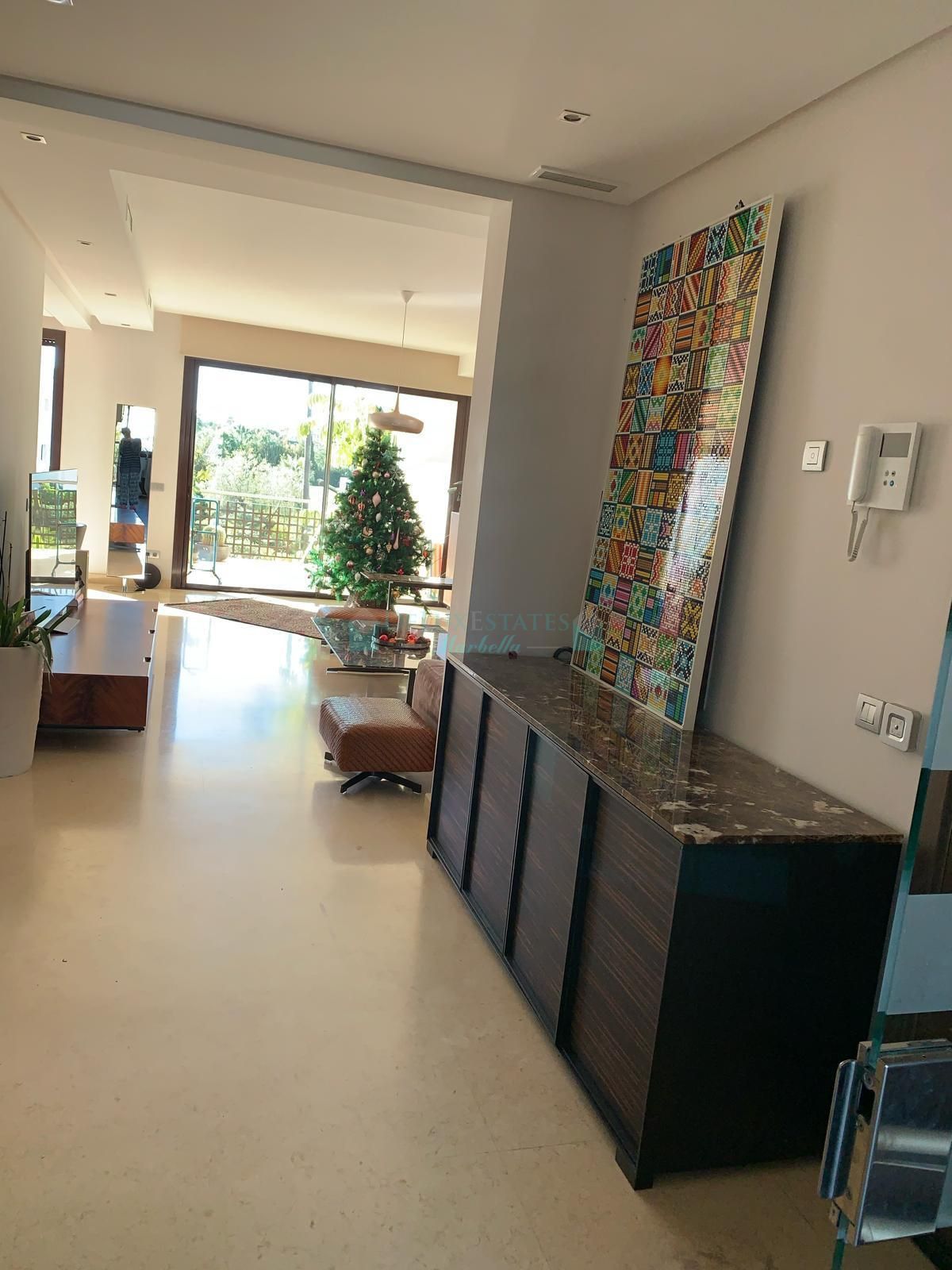 Apartamento en venta en Benahavis