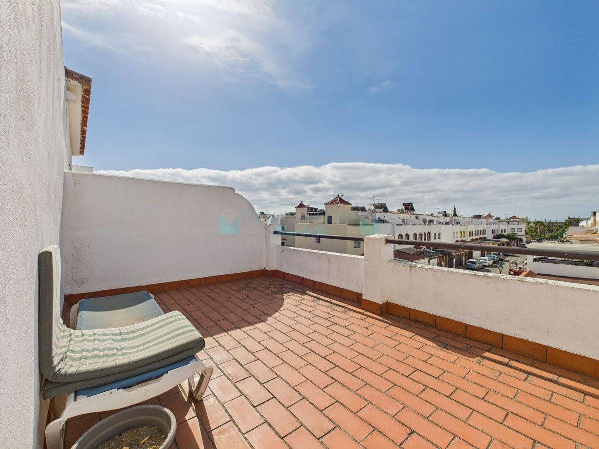 Town House for sale in Estepona