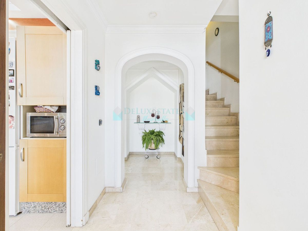 Town House for sale in Estepona