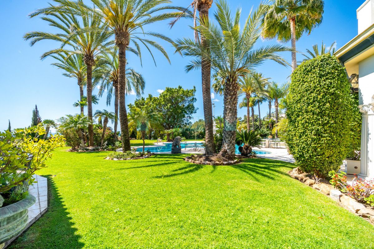 Villa for sale in Marbella Golden Mile