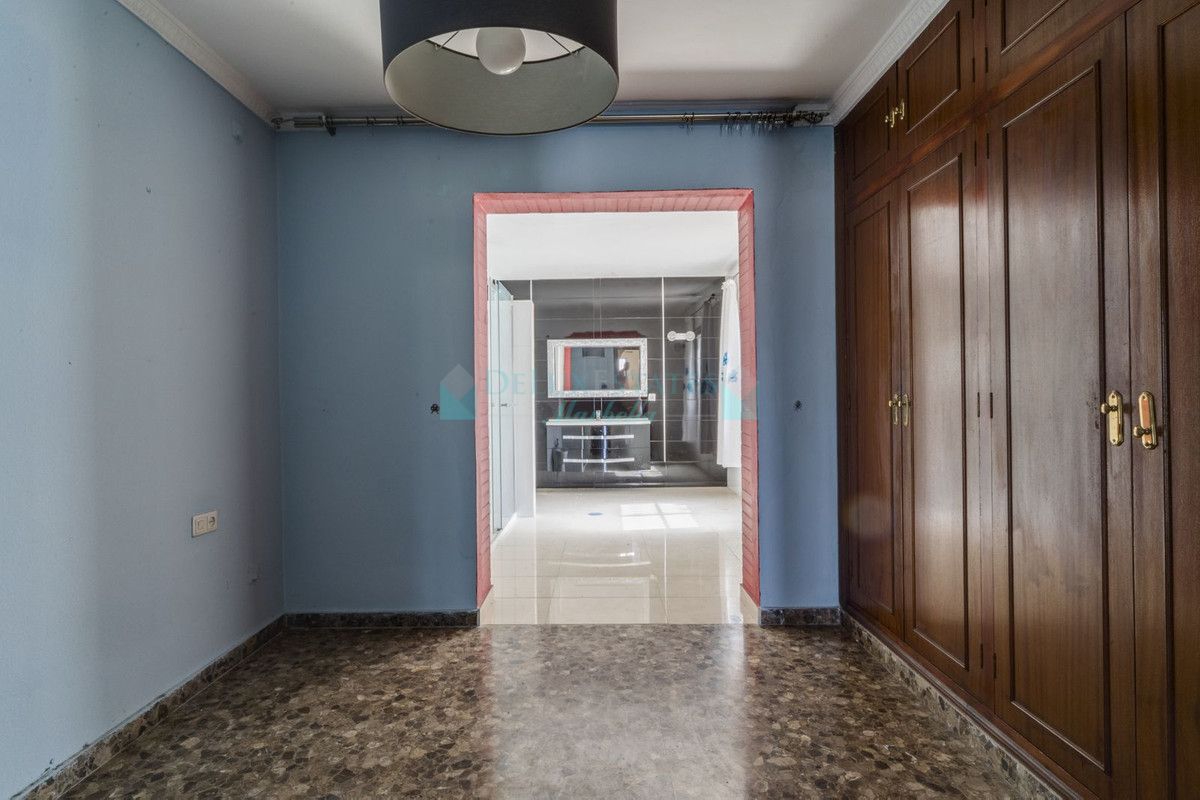 Villa Pareada en venta en Marbella