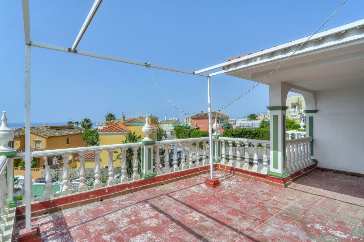 Villa Pareada en venta en Marbella