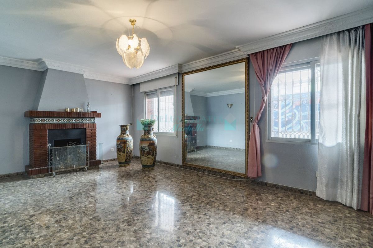 Villa Pareada en venta en Marbella