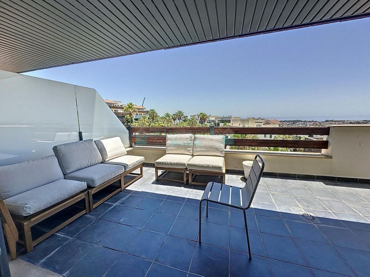 Penthouse for sale in Benahavis