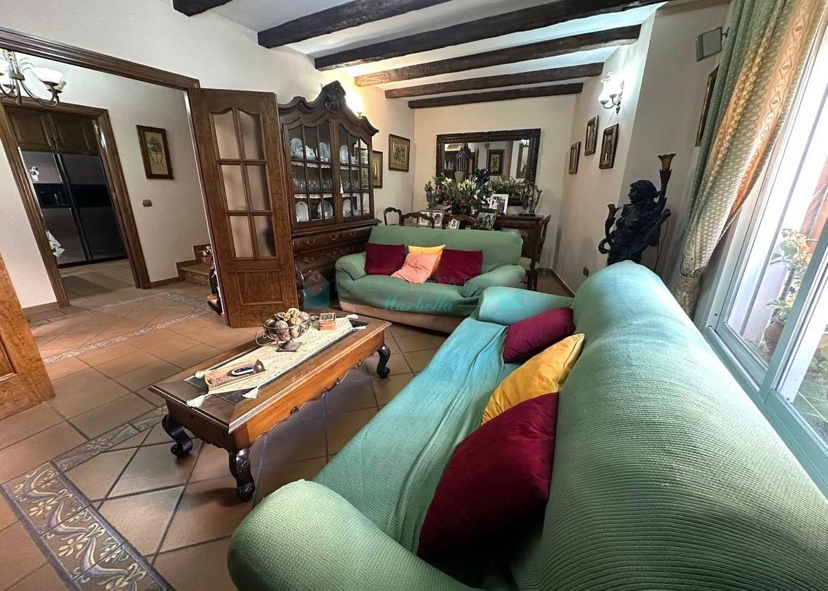 Town House for sale in Estepona