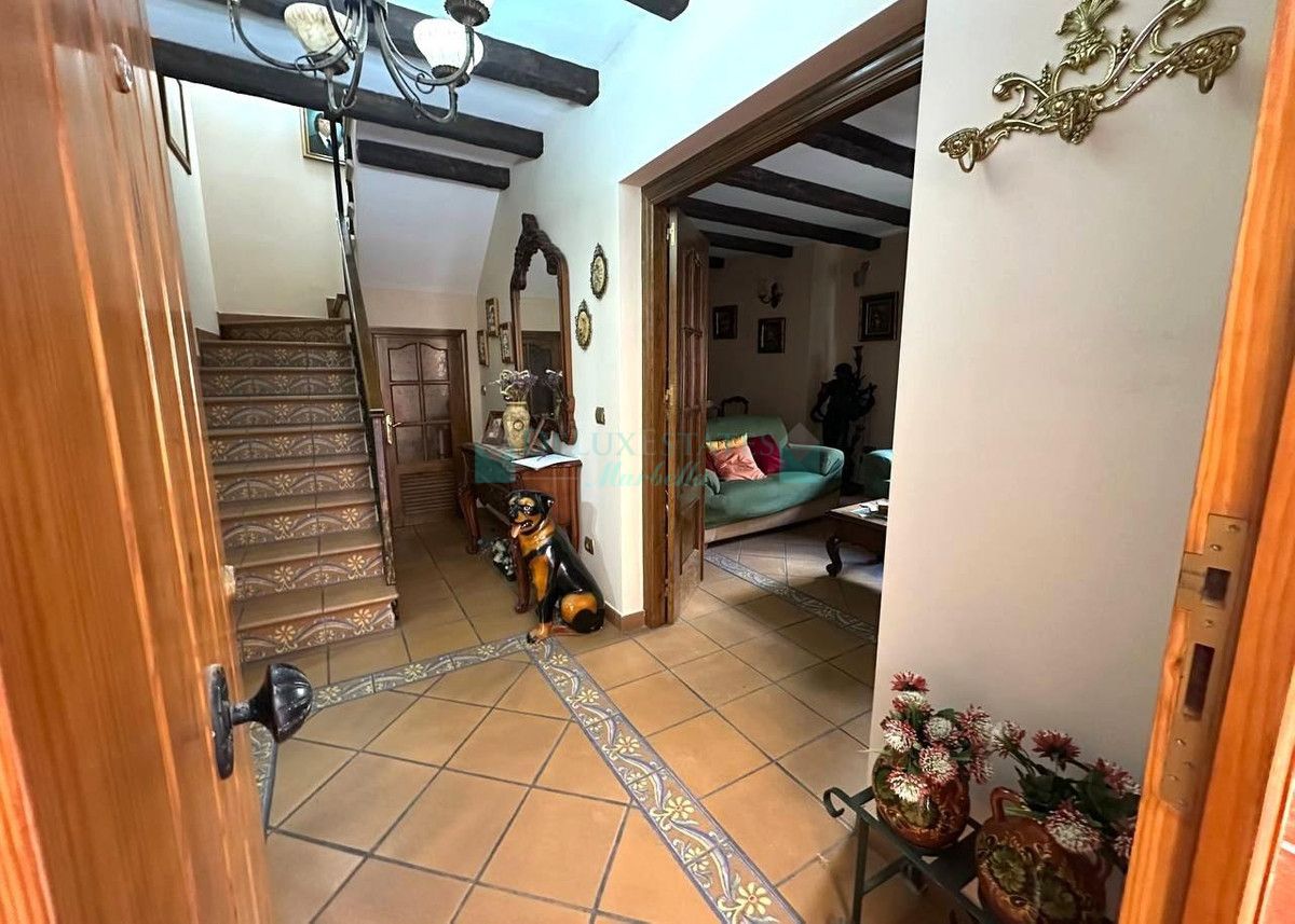 Town House for sale in Estepona