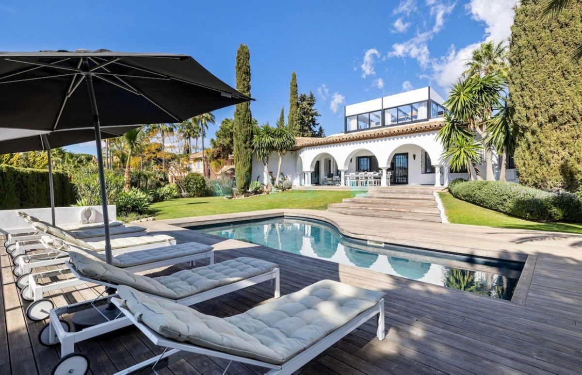 Villa en alquiler en Las Chapas, Marbella Este