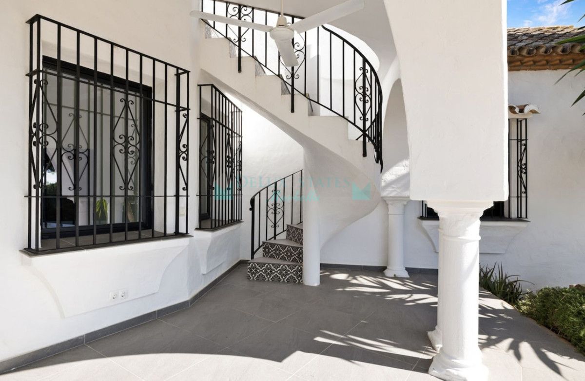 Villa en alquiler en Las Chapas, Marbella Este