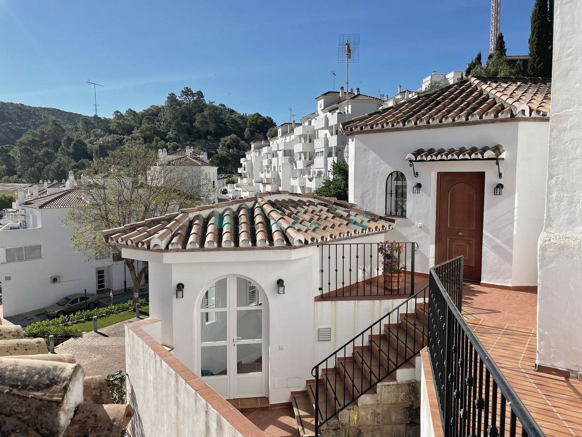 Penthouse for sale in Benahavis