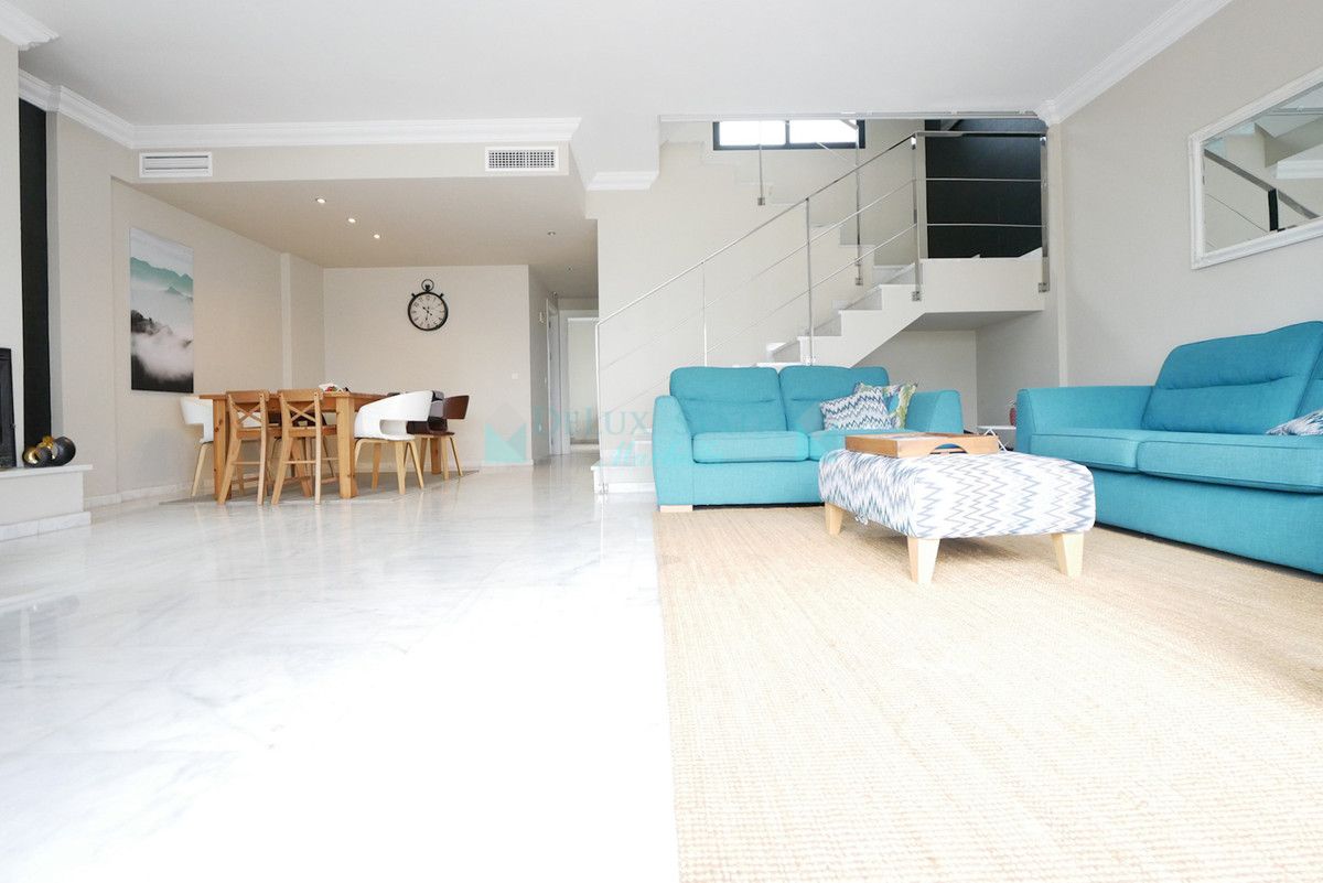 Town House for rent in La Mairena, Marbella East