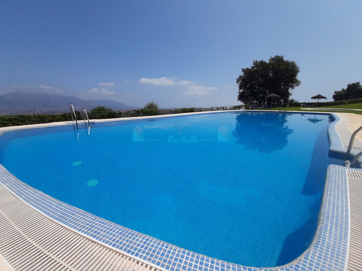 Town House for rent in La Mairena, Marbella East