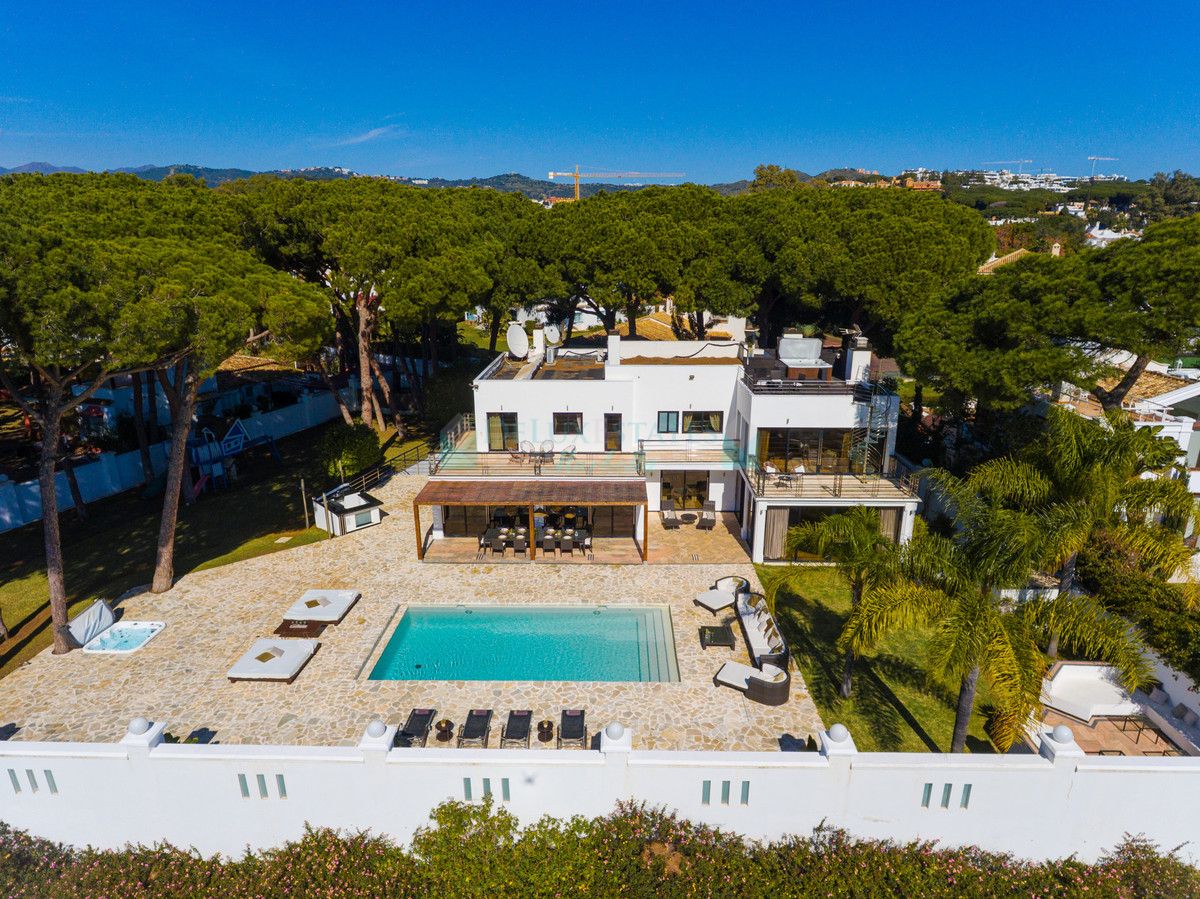 Villa en venta en Artola, Marbella Este