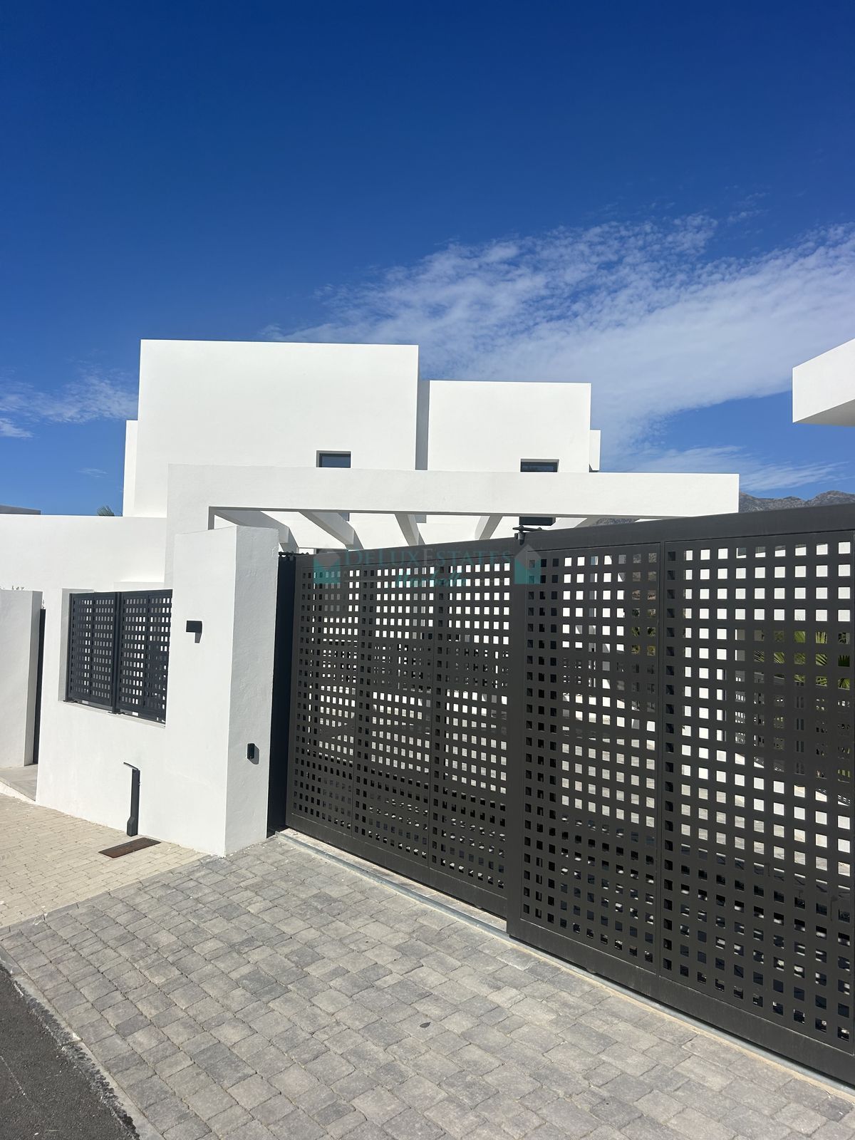 Villa for sale in Rio Real, Marbella East