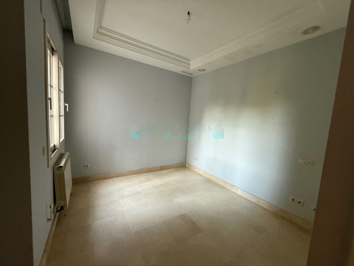 Villa for sale in Marbella - Puerto Banus