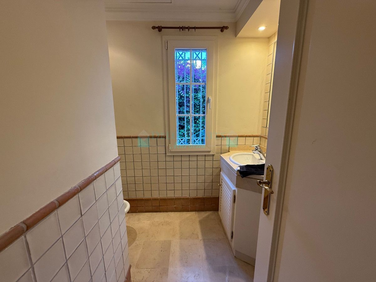 Villa for sale in Marbella - Puerto Banus