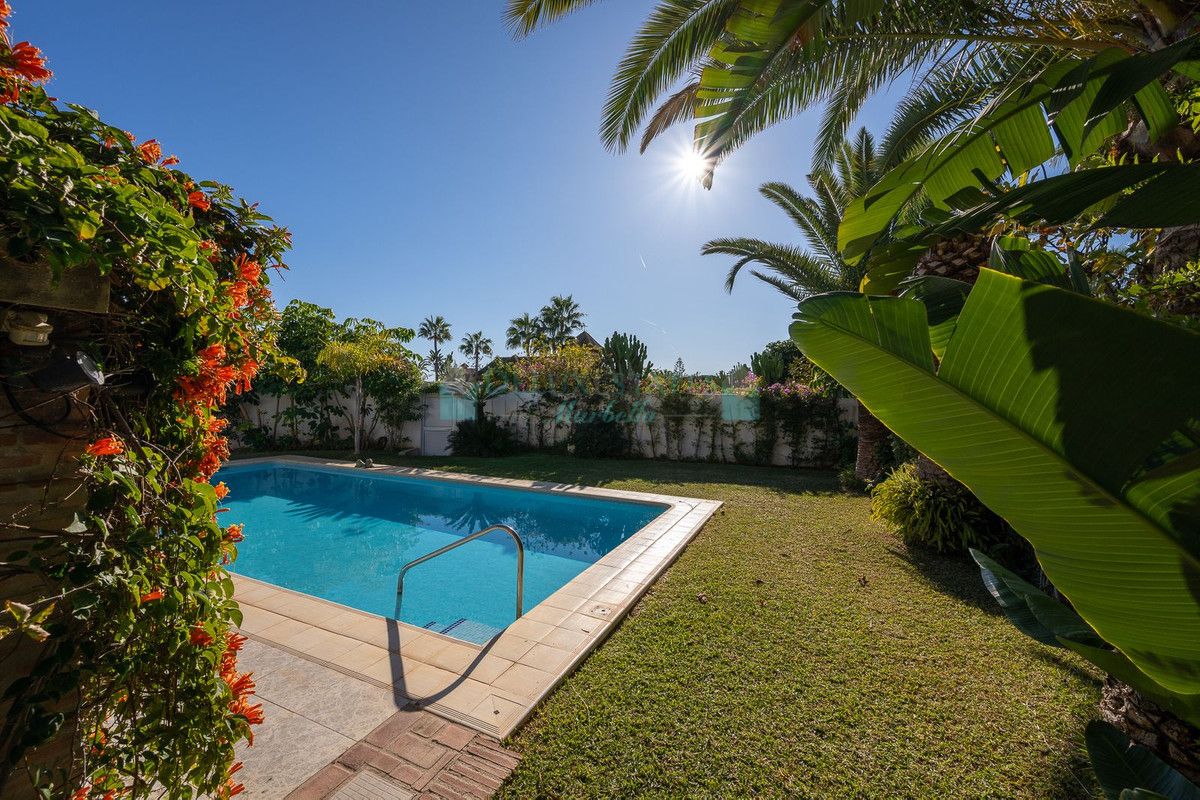 Villa for sale in Marbesa, Marbella East