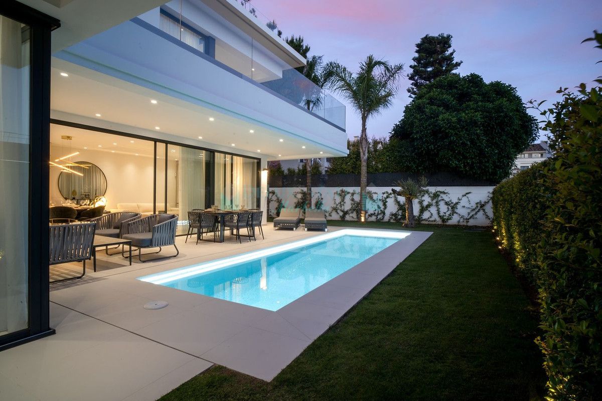 Villa for sale in Marbella Golden Mile