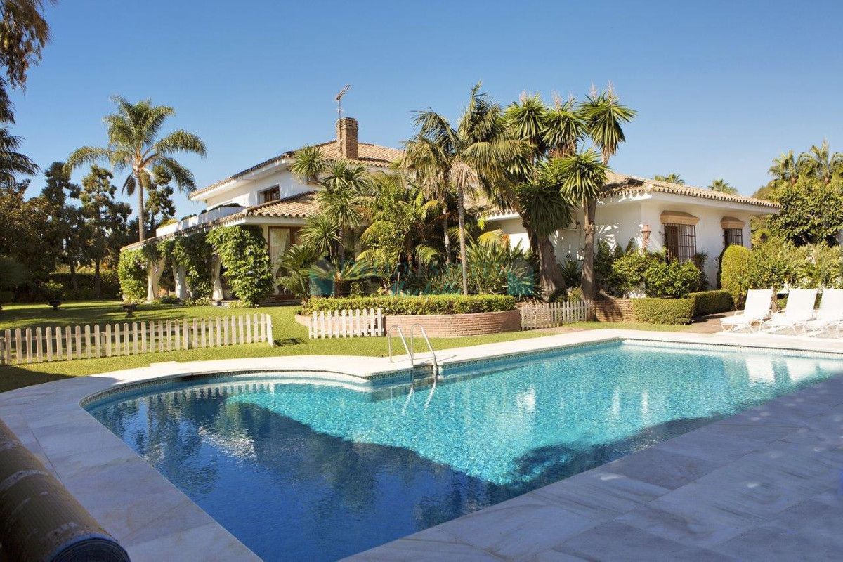 Villa for sale in Guadalmina Baja, San Pedro de Alcantara