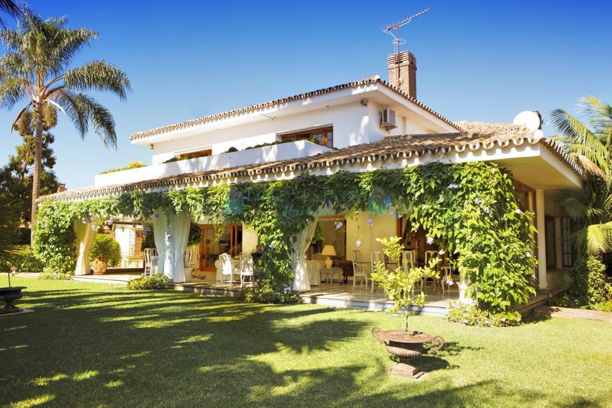 Villa en venta en Guadalmina Baja, San Pedro de Alcantara