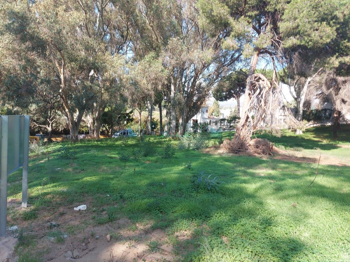 Residential Plot for sale in Elviria, Marbella East