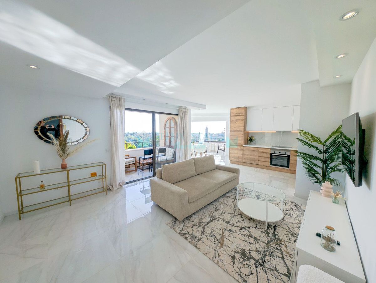 Apartment for sale in Atalaya, Estepona