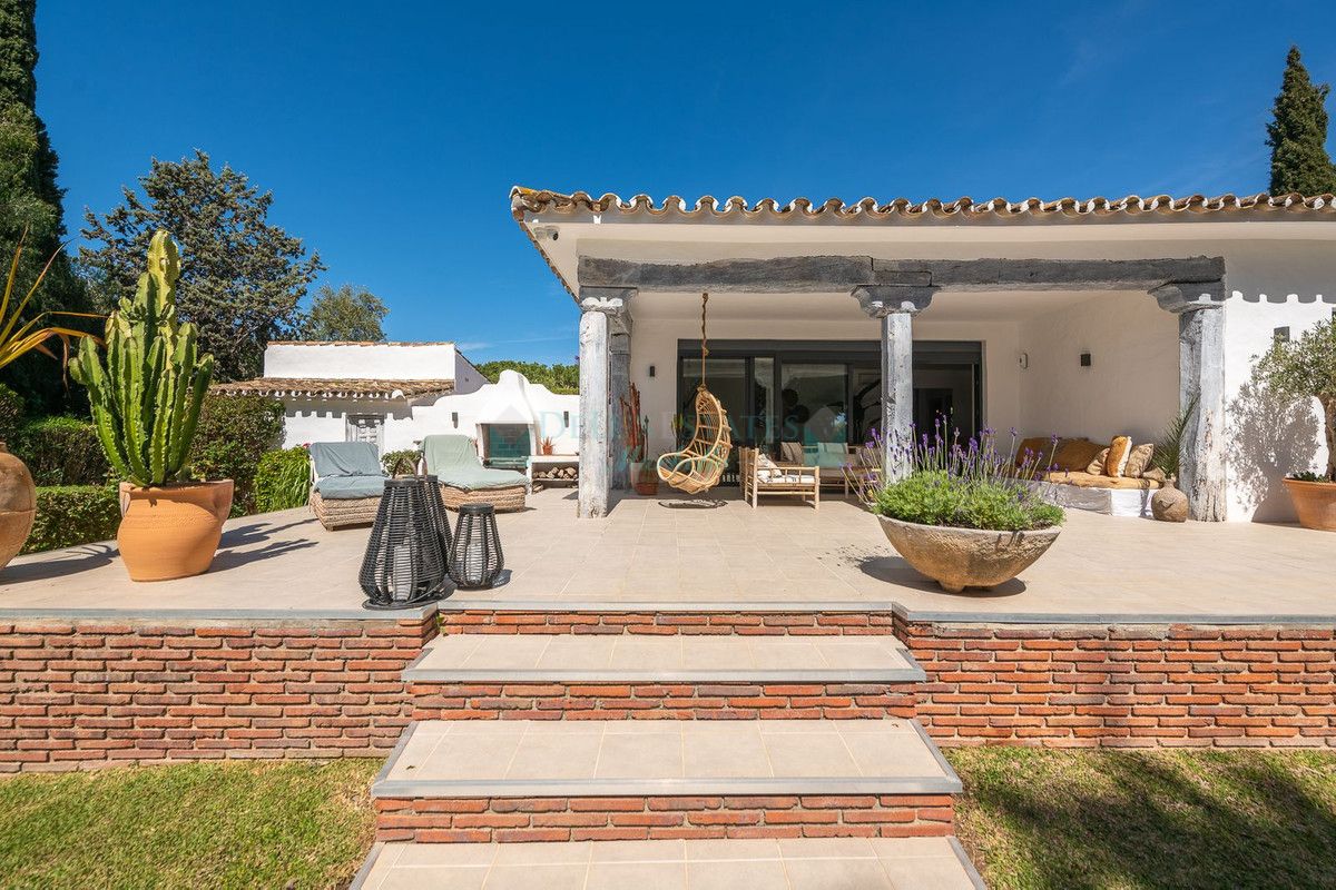 Villa for rent in Hacienda las Chapas, Marbella East