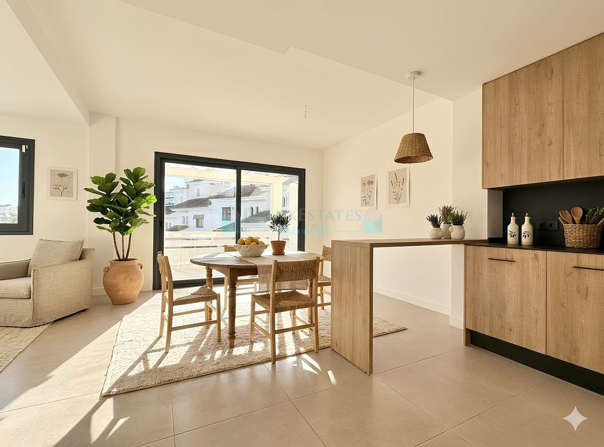 Town House for sale in Atalaya, Estepona