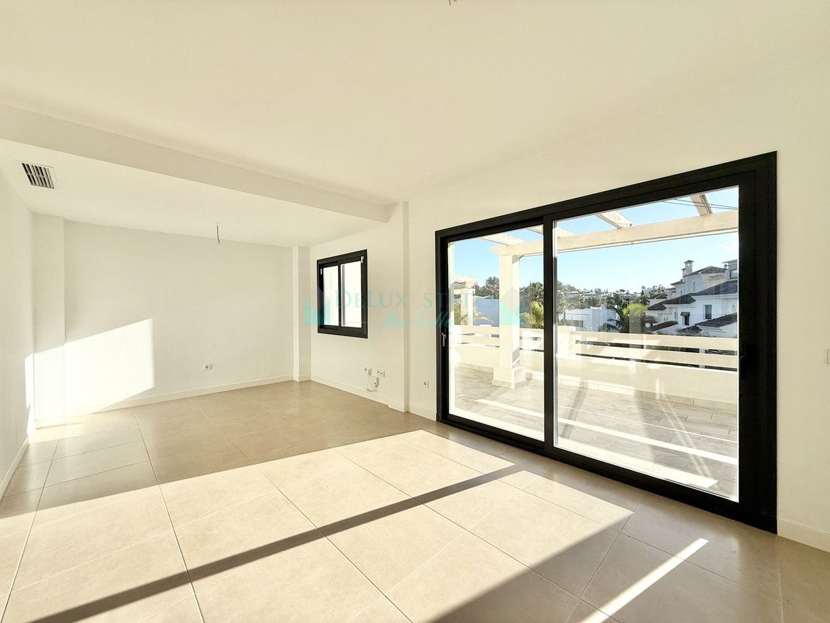 Town House for sale in Atalaya, Estepona