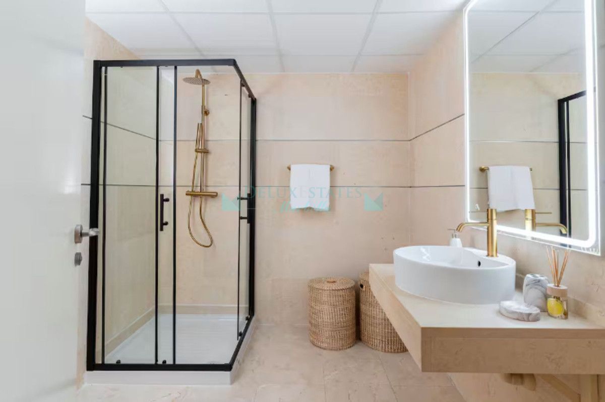 Ático en alquiler en New Golden Mile, Estepona