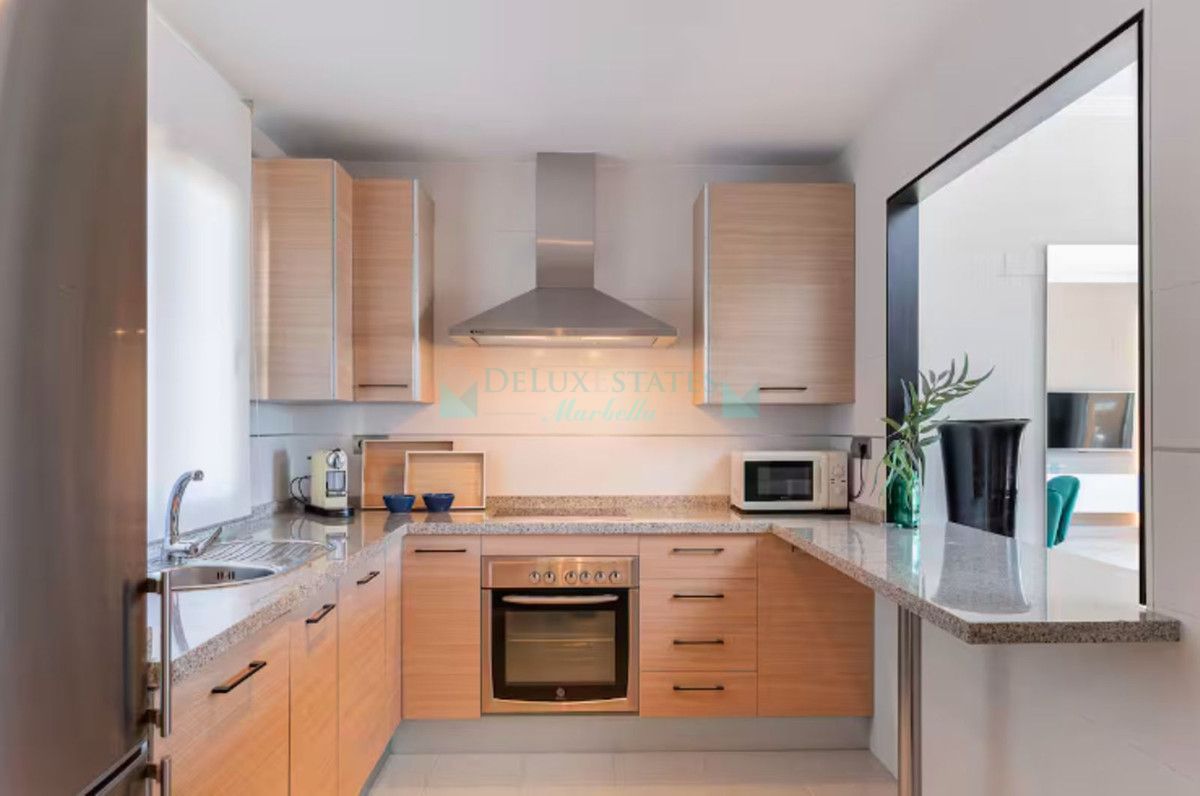 Ático en alquiler en New Golden Mile, Estepona