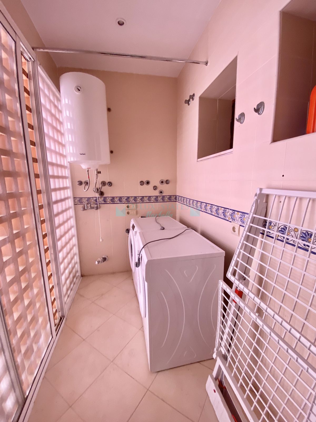 Apartment for rent in Elviria, Marbella East