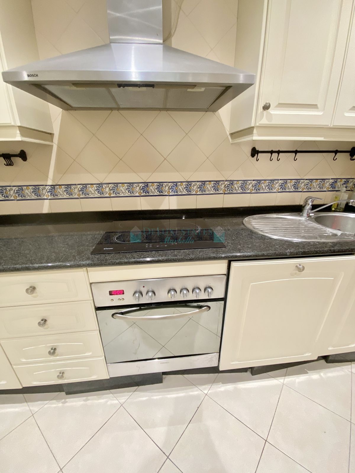 Apartment for rent in Elviria, Marbella East