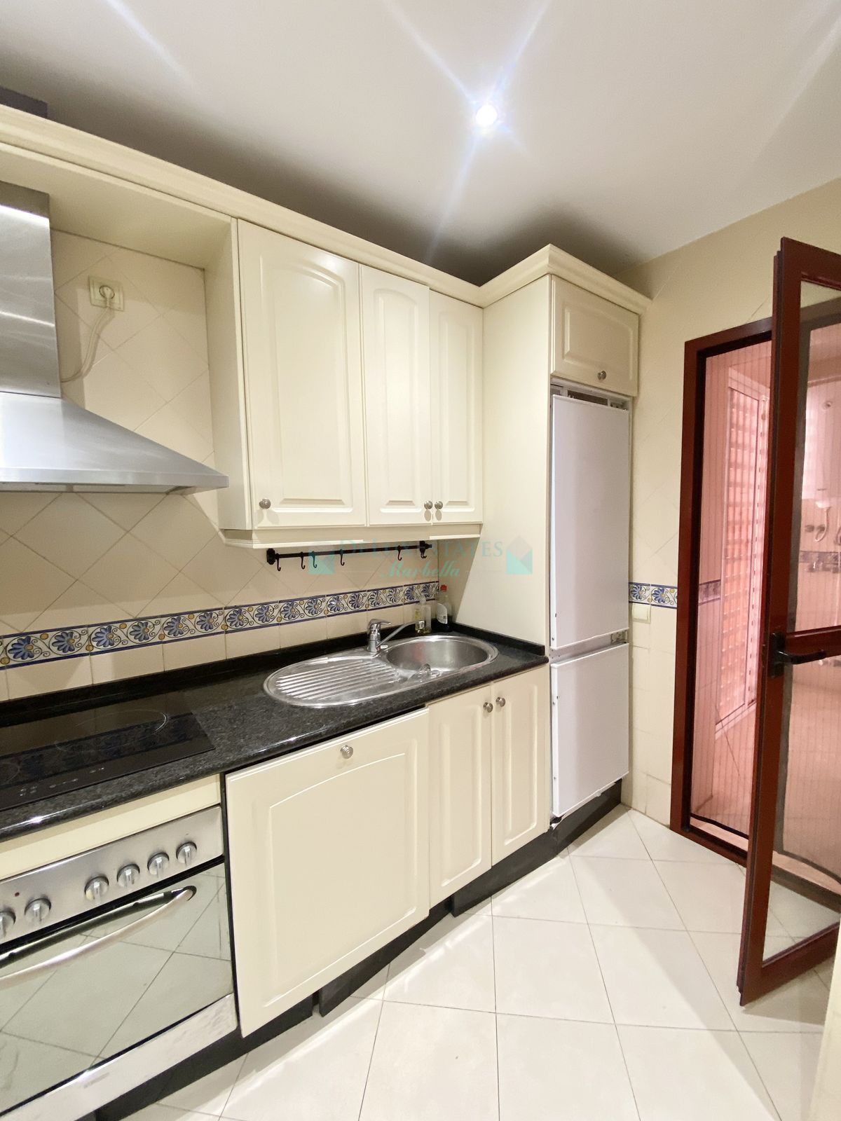 Apartment for rent in Elviria, Marbella East