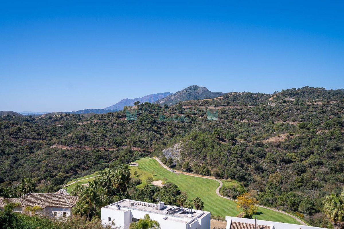 Villa en venta en Los Arqueros, Benahavis