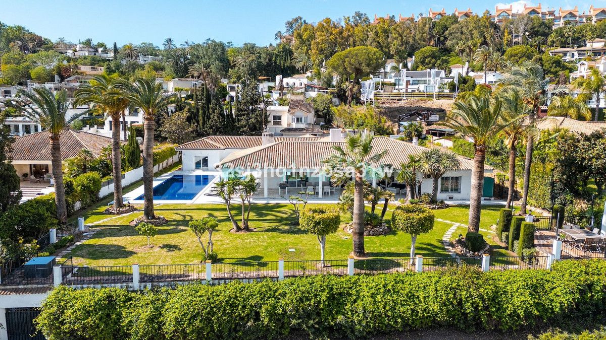 Villa for rent in Nueva Andalucia