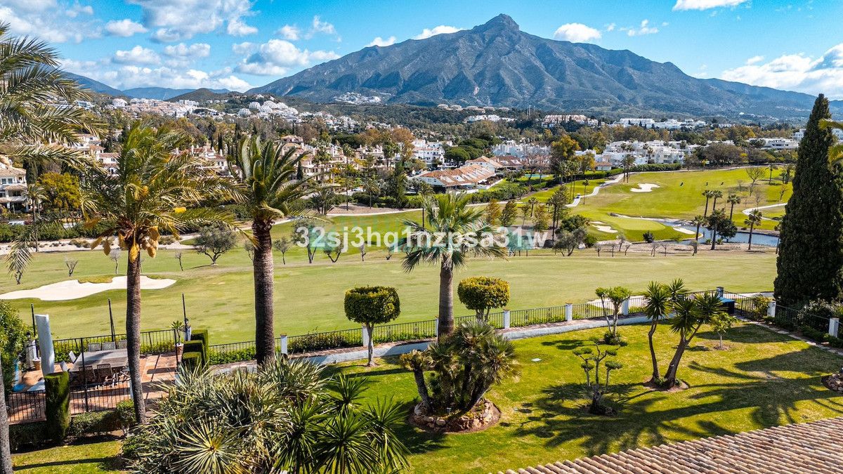 Villa for rent in Nueva Andalucia