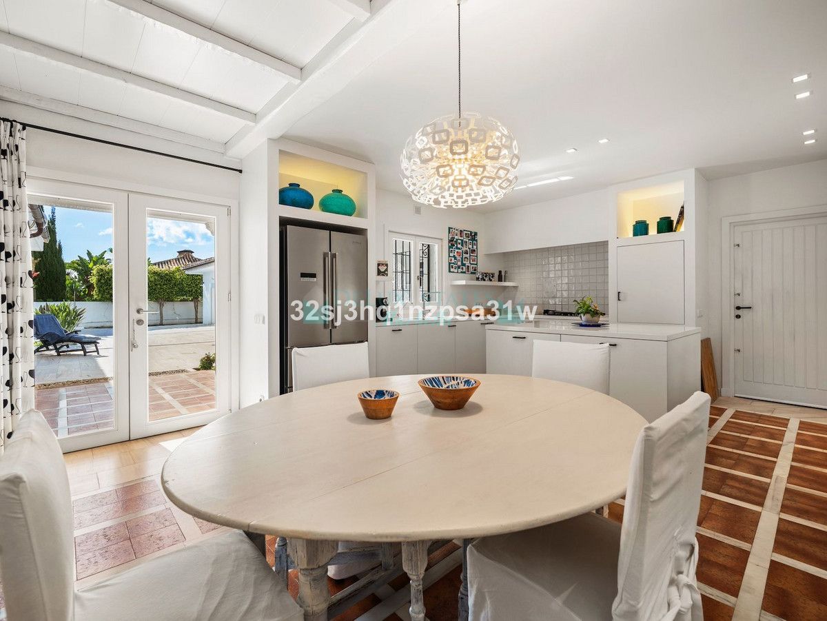 Villa for rent in Nueva Andalucia