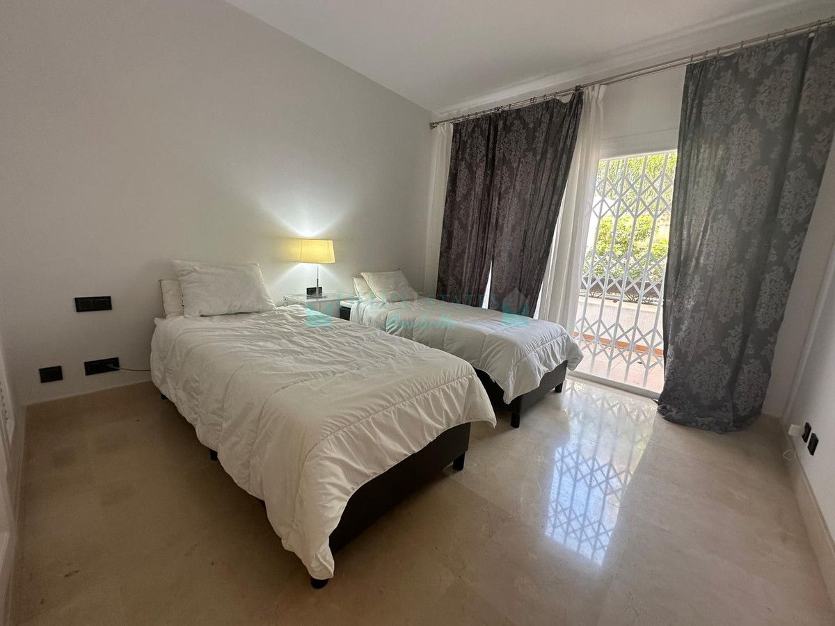 Ground Floor Apartment for sale in Nueva Andalucia